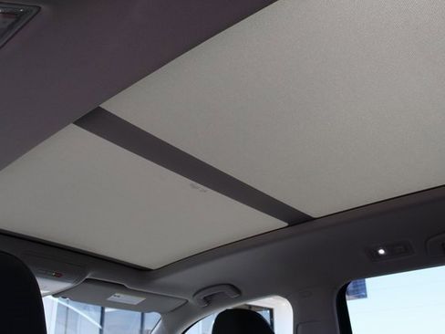 Used 2023 Volkswagen Atlas SE image 21