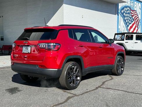 New 2026 Jeep Compass Latitude image 12