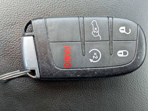 Used 2019 Jeep Grand Cherokee Altitude RWD image 29