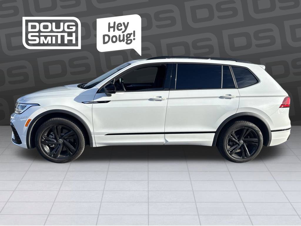 Used 2024 Volkswagen Tiguan SE R-Line AWD/4WD image 2