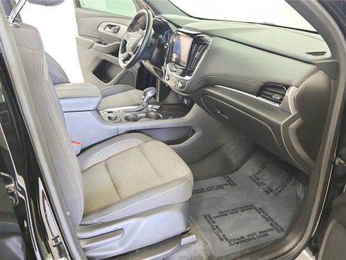 Used 2023 Chevrolet Traverse LT FWD image 36