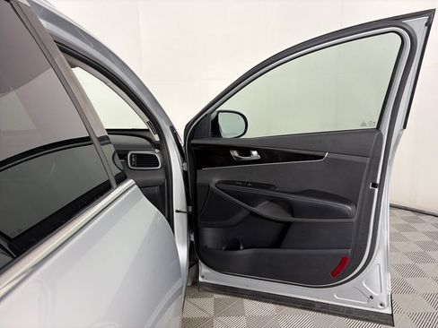 Used 2019 Kia Sorento EX AWD/4WD image 28