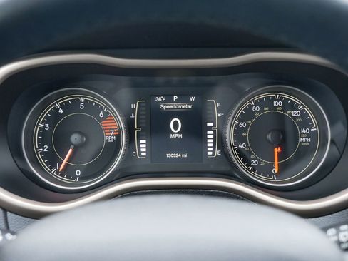 Used 2016 Jeep Cherokee Latitude image 24