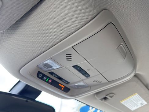 Certified 2018 Buick Enclave Essence image 32