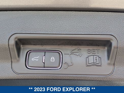 Certified 2023 Ford Explorer XLT RWD image 15