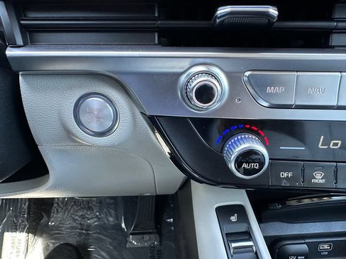 Used 2025 Kia Telluride S FWD image 33