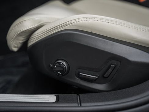 Used 2024 Volvo V60 B5 Cross Country Ultimate w/ Protection Package Premier image 35