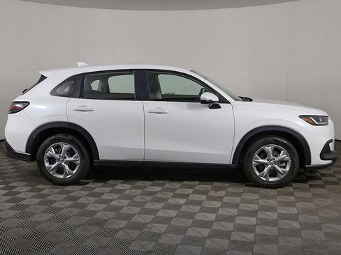 Used 2025 Honda HR-V LX image 15