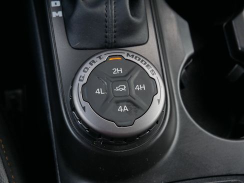 Used 2022 Ford Bronco Badlands image 39