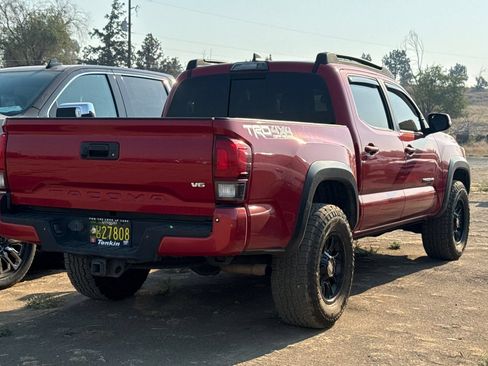 Used 2019 Toyota Tacoma TRD Off-Road AWD/4WD image 4