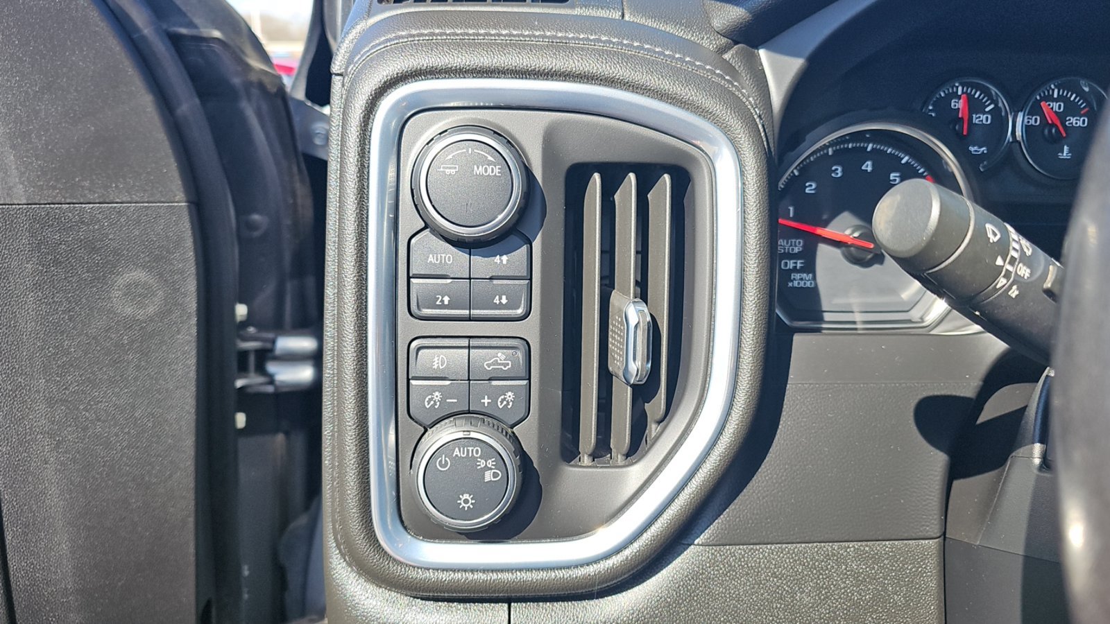 Used 2021 Chevrolet Silverado 1500 RST AWD/4WD image 21