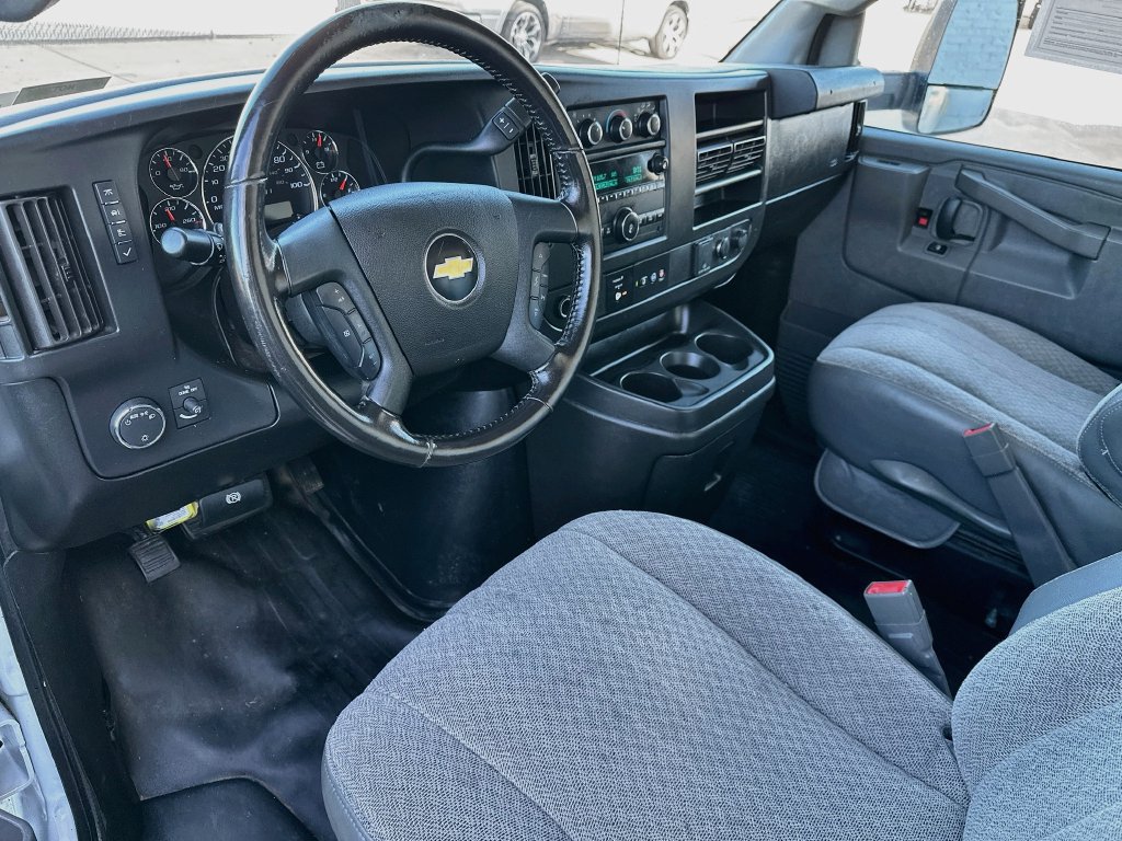 Used 2020 Chevrolet Express 3500 w/ Power Convenience Package RWD image 30