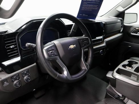 Used 2023 Chevrolet Silverado 1500 LT image 25