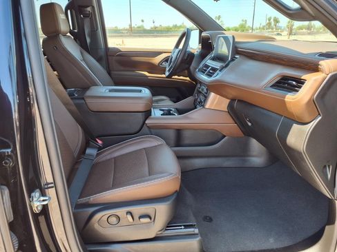 Used 2024 Chevrolet Suburban High Country image 17
