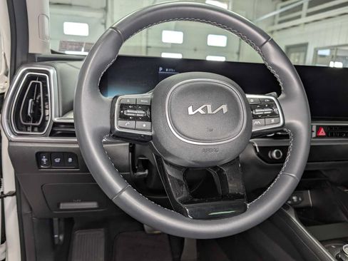 Certified 2025 Kia Sorento EX AWD/4WD image 40