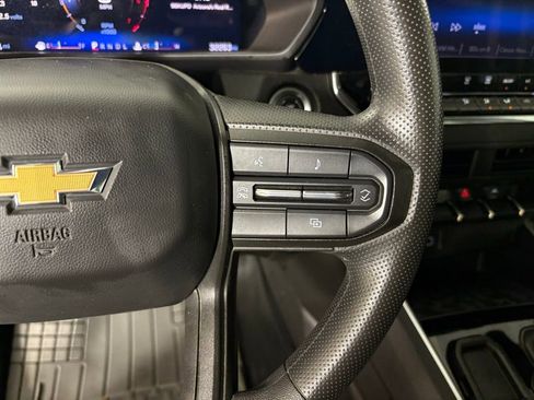 Used 2024 Chevrolet Colorado W/T w/ WT Convenience Package RWD image 23