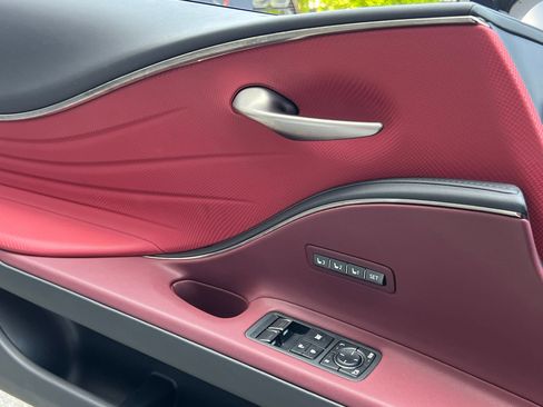 Used 2021 Lexus LC 500 Convertible w/ Touring Package RWD image 31