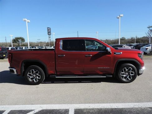 Certified 2025 GMC Sierra 1500 SLT image 4