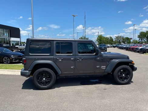 Used 2019 Jeep Wrangler Unlimited Sport S AWD/4WD image 8