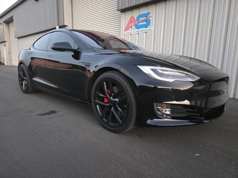 Used 2019 Tesla Model S Performance image 11