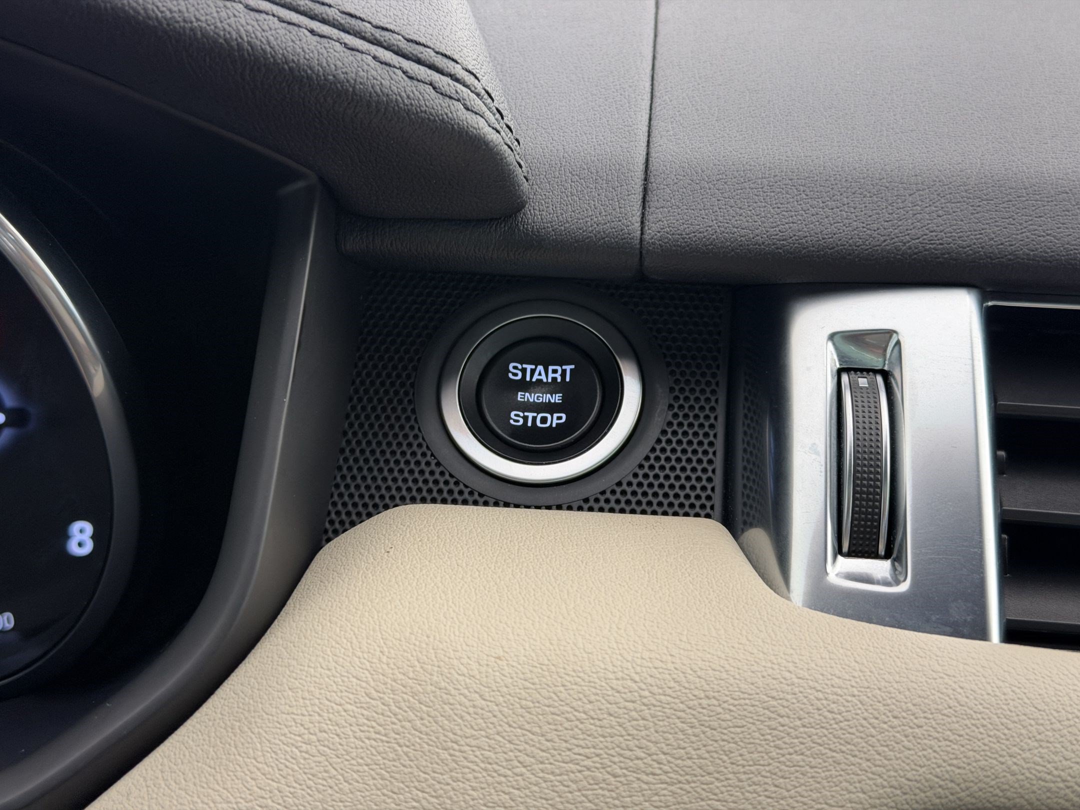 Used 2016 Land Rover Range Rover Sport HSE AWD/4WD image 17