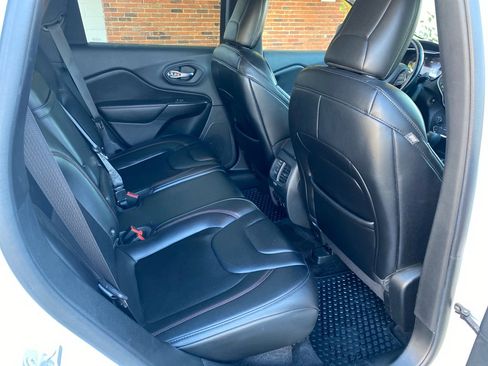 Used 2019 Jeep Cherokee Trailhawk w/ Cold Weather Group image 21