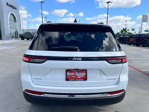 New 2025 Jeep Grand Cherokee Laredo X w/ Luxury Tech Group I image 6