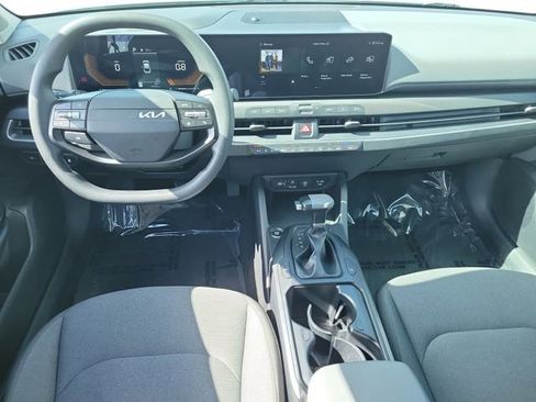 Used 2025 Kia K4 FWD image 15