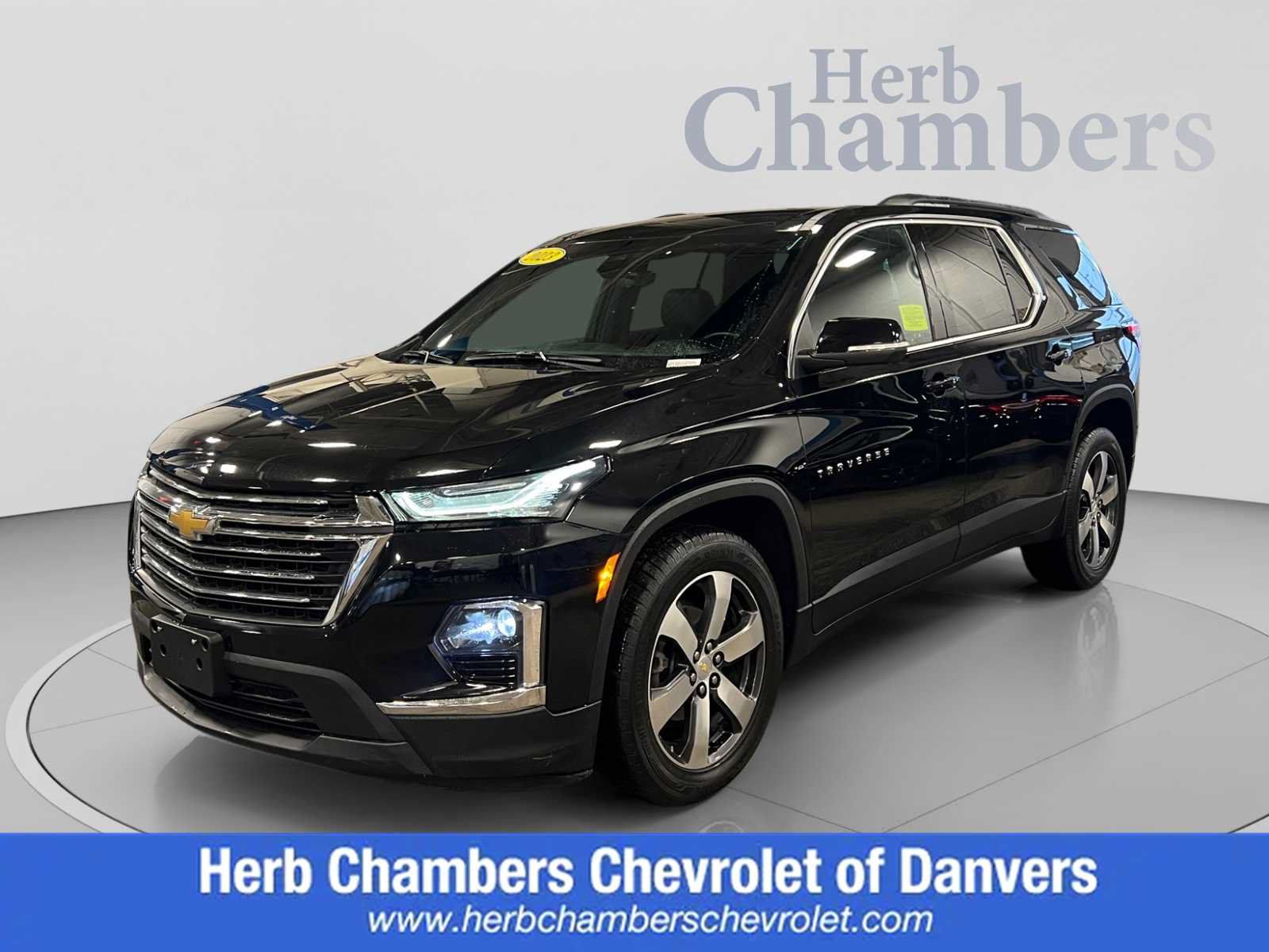 Used 2023 Chevrolet Traverse LT w/ LT Premium Package AWD/4WD image 1