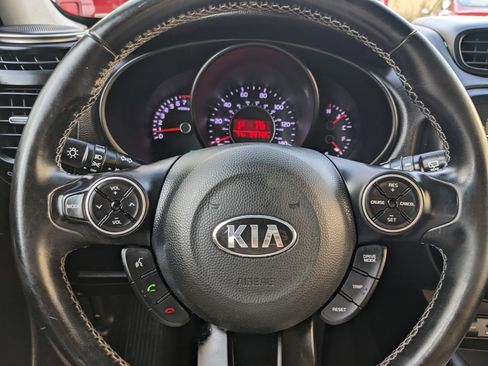 Certified 2017 Kia Soul + w/ UVO Package image 19