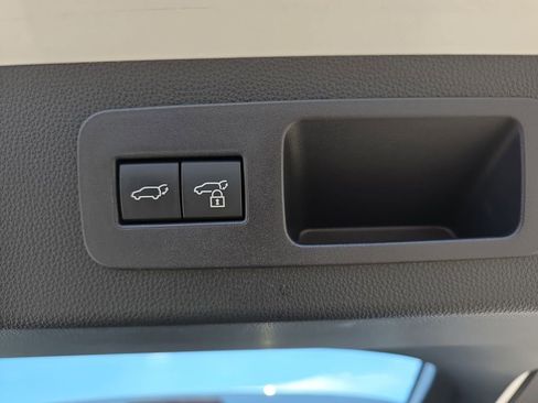 Used 2025 Lexus LX 700h Overtrail w/ Accessory Package (Z1) image 18