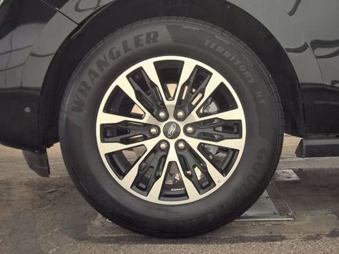 Used 2025 Ford Expedition Platinum AWD/4WD image 26