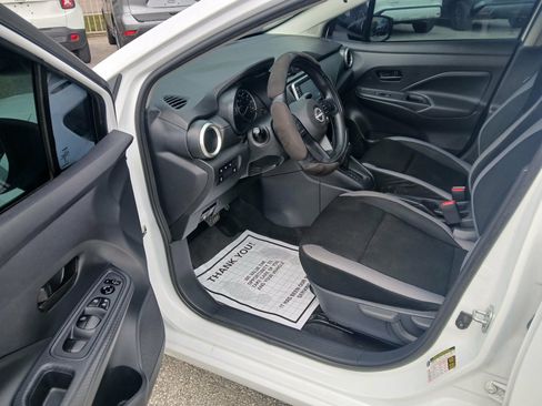 Used 2025 Nissan Versa S w/ Trunk Package FWD image 9