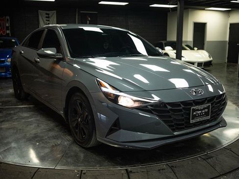Used 2023 Hyundai Elantra SEL FWD image 5