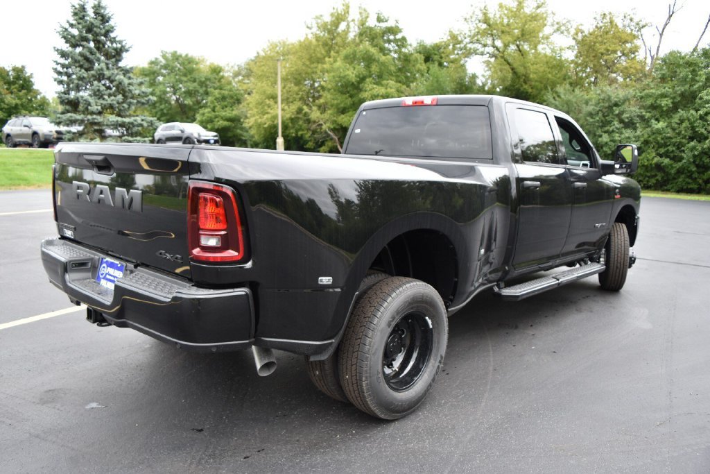New 2026 RAM 3500 Big Horn AWD/4WD image 8