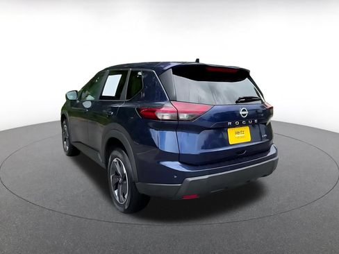 Used 2025 Nissan Rogue SV AWD/4WD image 9