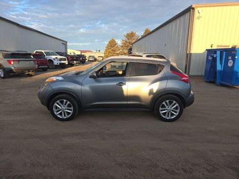 Used 2012 Nissan Juke SV image 3
