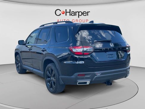 Used 2025 Honda Pilot Black Edition image 5