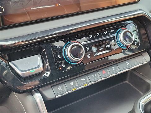 Used 2024 GMC Sierra 2500 Denali Ultimate image 32