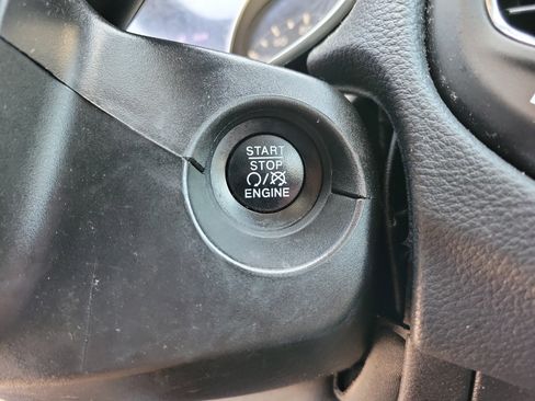 Used 2018 Jeep Compass Latitude AWD/4WD image 15