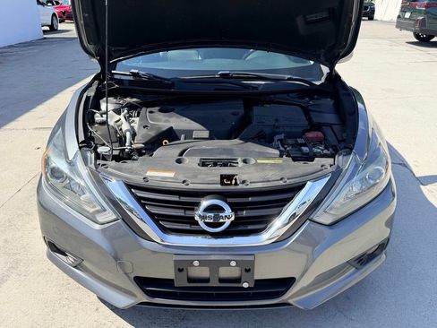 Used 2018 Nissan Altima 2.5 SR FWD image 11