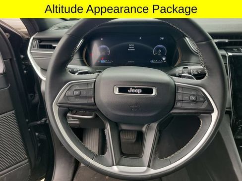Certified 2023 Jeep Grand Cherokee L Laredo AWD/4WD image 10