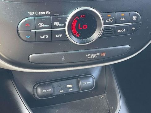 Used 2017 Kia Soul + image 34