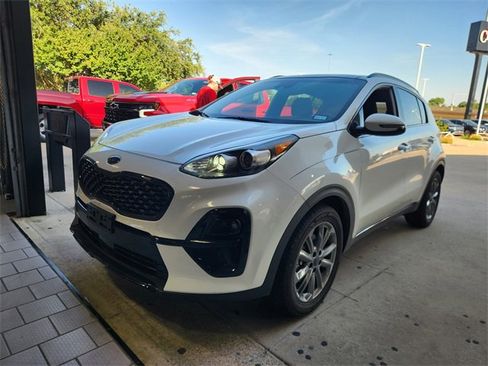 Used 2021 Kia Sportage S w/ S FWD Premium Package image 3