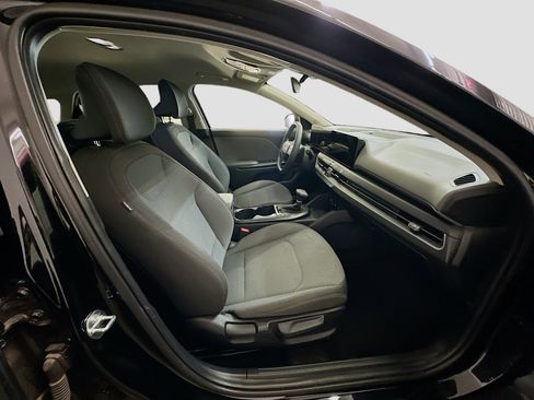 Used 2025 Kia K4 LXS FWD image 32