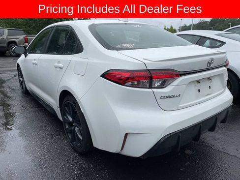 Used 2024 Toyota Corolla SE w/ SE Premium Package FWD image 4