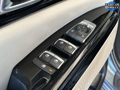 Used 2024 Kia Carnival EX image 26