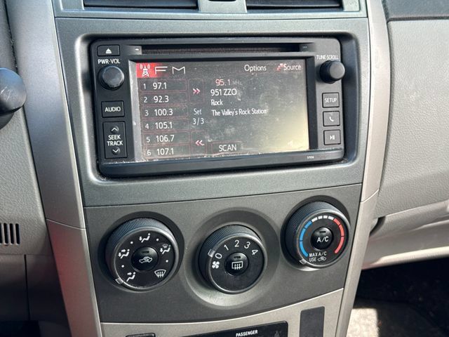 Used 2013 Toyota Corolla LE FWD image 23