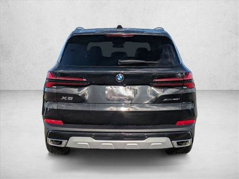 New 2026 BMW X5 xDrive40i w/ Climate Comfort Package image 8