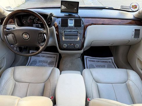 Used 2011 Cadillac DTS Luxury image 9